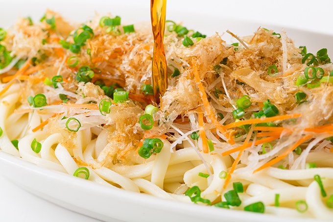ふわりの簡単サラダうどん｜【削】上質肉燻製削り出し Theふわり